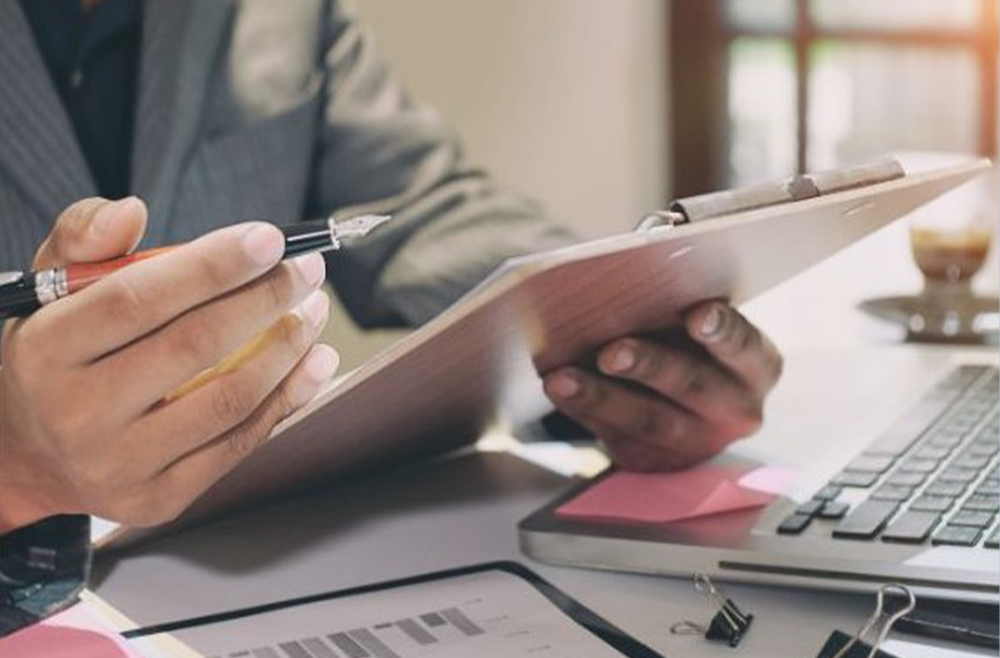 Adam Guetzow and Katie Anderson Review Illinois End of Life Options Act for Health Care Providers