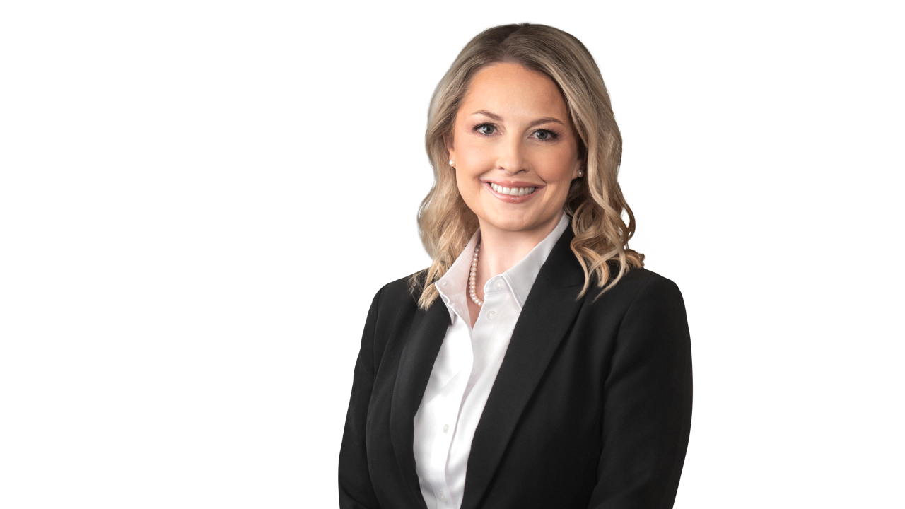 Téhaura Henning firm headshot.